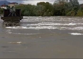 Alarm për përmbytje! IGJEUM paralajmëron reshje intensive dhe prurje të rrezikshme –