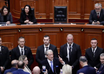 Opozita kërkon heqjen e imunitetit të Ballukut/ Berisha: Prania e ‘Lubisë’, provokacioni më i ulët