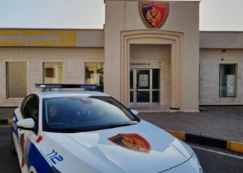 Vlorë/ Nëna denoncon djalin për dhunë në familje, i riu akuzohet për vjedhjen e sendeve me vlerë dhe motorit të babait –