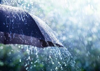 Parashikohen vranësira deri pasdite dhe reshje shiu –