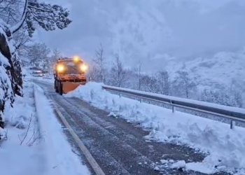 Familje të izoluara në disa akse rrugore të Shkodrës –