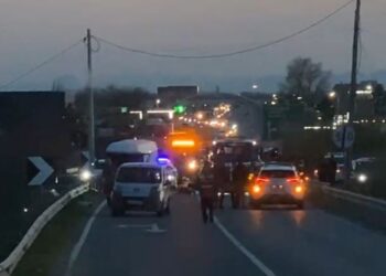 Aksident në Lezhë–Laç, katër të plagosur nga përplasja e dy mjeteve –