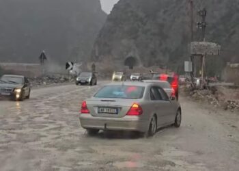 Radhë kilometrike dhe probleme në aksin Elbasan–Librazhd–Prrenjas –