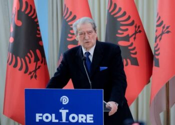 E di se jeni të dëshpëruar dhe të lodhur nga 13 vite në opozitë… –