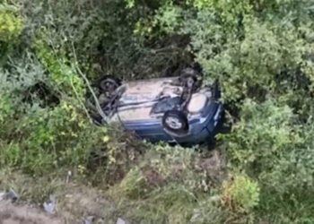 Aksident tragjik në Gramsh: Kamioni bie në humnerë, dy të vdekur EMRAT