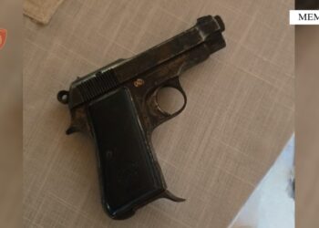 Kanosi me armë bashkëshorten/ Policia vë në pranga 53-vjeçarin në Tepelenë –