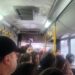Dy autobusë pësojnë defekt në rrugë, i lënë qytetarët në mes të shiut –