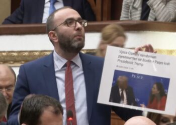 Pse lideri juaj global nuk firmosi “Bordin e Paqes” në Davos? –