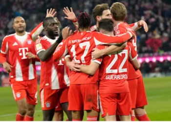 Bundesliga starton me spektakël, Bayerni “shkund” Wolfsburgun me fitore të thellë –