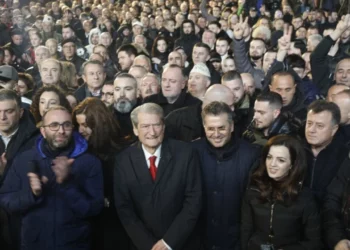 Nuk do të ndalemi deri në rrëzimin e Ramës, tani as vrimën e miut nuk do ta gjesh më –