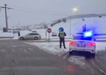 Dëbora zbardh Korçën, bllokohet qarkullimi i mjeteve të rënda në pikën kufitare të Qafë Thanës –