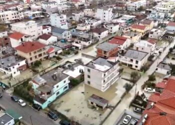 Bilanci i përmbytjes në Durrës/ 800 banesa të nën ujë, 180 banorë të evakuuar gjatë natës –