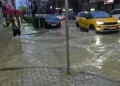 Reshjet e shiut shkaktojnë përmbytje në Durrës, uji depërton në banesa dhe biznese –