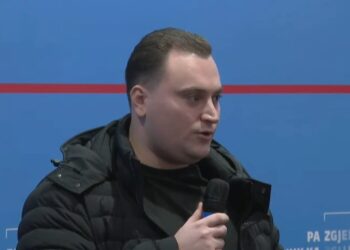 “Folës të dehur që na bëjnë të qeshim”, djali i Sokol Olldashit ia thotë në sy Berishës: Po na prishni imazhin