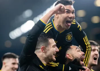 Manchester United mposht Arsenalin 3–2 –