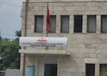 Zhvendosja e Kadastrës në Tiranë/ Presion ndaj punonjësve të Vlorës, nëndrejtori pezullohet nga puna –