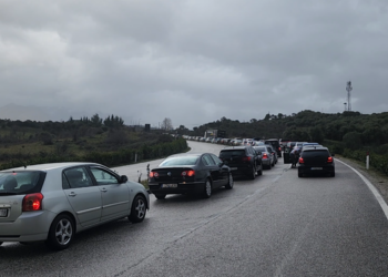 Kaos në Kakavijë, mbi 3 orë në doganë për të kaluar kufirin –