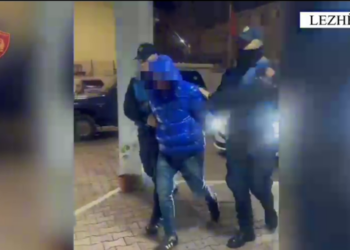 Lezhë/ Arrestohet 37-vjeçari për armëmbajtje pa leje, vëllai procedohet penalisht –