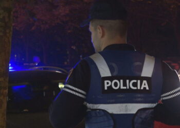 Fushë-Krujë/ Kanos dhe i vjedh makinën taksistit nga Tirana, më pas grabit me armë një pikë karburanti –