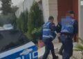 Grabisnin banesa e dyqane, arrestohen dy hajdutët në Tiranë dhe Krujë –