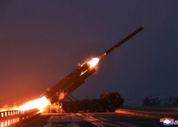 Koreja e Veriut teston raketa balistike drejt Detit të Japonisë, mesazh për SHBA –