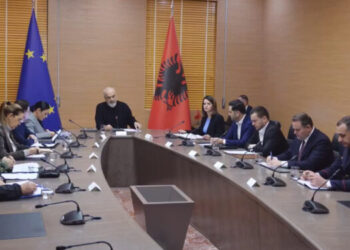 Fajin e ka opozita –