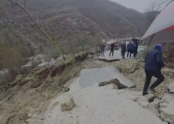 Rrëshqitje dherash në Pogradec, izolohen 5 fshatra –