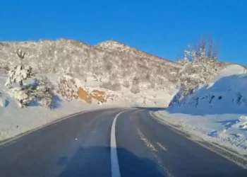 Mot i acartë në Qarkun Elbasan, termometri në zonat malore zbret në -15 gradë Celsius –