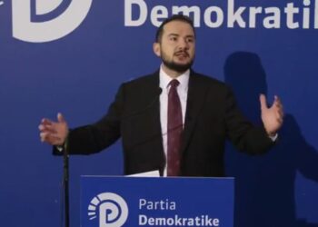 Kush I ka fajet që i kemi sheshet bosh, nuk rrëzohet Rama me turizëm protestash –