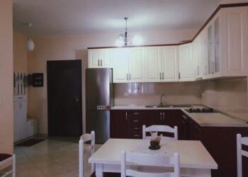 Qiratë në Tiranë rriten ndjeshëm, disa zona arrijnë 1,800 euro/muaj –