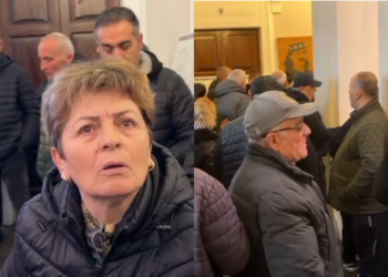 ‘Po na nxjerrin në rrugë’, tregtarët futen me forcë brenda Bashkisë së Vlorës –