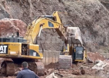 Bllokimi në Librazhd-Qafë Thanë/ Fadromat e “ANK” të Agim Kolës përkeqësojnë situatën, Juglindja e paralizuar –