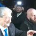Berisha lë selinë e PD, i drejtohet sheshit para Kryeministrisë bashkë me simpatizantët –