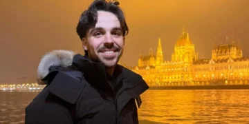 Vritet me thikë 22-vjeçari shqiptar në Londër, arrestohen dy vajza dhe një djalë –