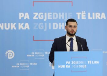 Çdo 30 minuta një i ri ikën nga Shqipëria, Rama kërkon një Shqipëri të boshatisur dhe pa revoltë –