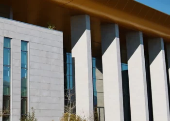 Cenohen figura dhe dinjiteti i tyre –