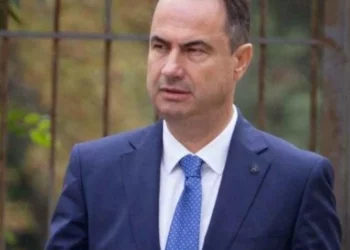 Lëndohet Luçiano Boçi, deputeti i PD-së shkon në spital –