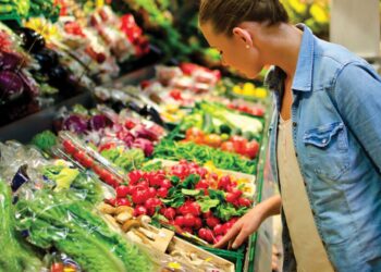 Zarzavatet kthehen në mall luksi për shqiptarët, pse po na kushtojnë kaq shtrenjtë –