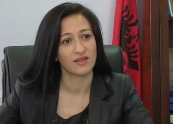 Dosja “KURUM”/ Arrestohet drejtoresha e Agjencisë së Arsimit Parauniversitar, në mes të 33 personave nën hetim –