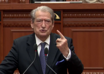 Po ndryshoni ligjet për të mbrojtur kryehajdutin e kombit! –