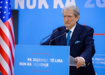 Rama do të shkojë në Bruksel me fustanin e Lubi Ballukut, nesër është dita e qytetarëve –