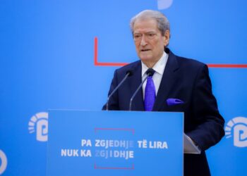 Drejtori i ri i AKSHI-t është njeriu që dha tenderin 75 milionë euro për baxhanakun e Ramës –