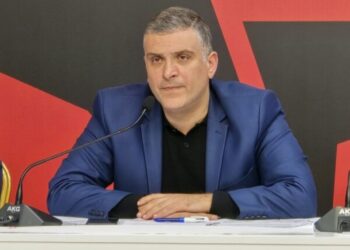 Plumbi i gomës në ballin e një zonje, fytyra kriminale e regjimit të Ramës që duhet shporrur –