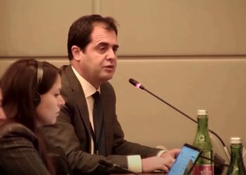 Korrupsioni dhe kapja e drejtësisë po cënojnë rëndë demokracinë në Shqipëri –