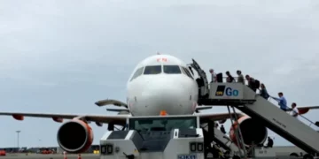 Një në katër studion jashtë –