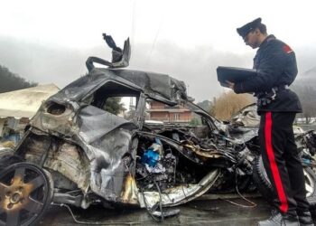 Aksident tragjik në Itali/ Makina përplaset me kamionin e mbeturinave, humb jetën 33-vjeçari shqiptar –