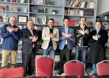 Ruaje dosjen për 20 Shkurt se do jem në shesh… –