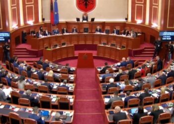 PS kërkon të marrë shumicën, mazhoranca dhe opozita përballen sot në Kuvend për Reformën Territoriale –