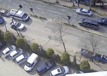 Përplasën për vdekje 7-vjeçarin në Tiranë, Gjykata liron dy drejtuesit e mjeteve –