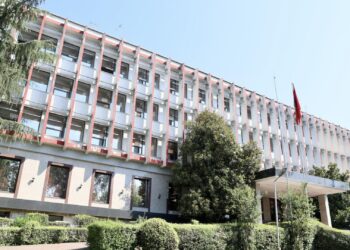 Sulmet kundër Iranit, ministria e Jashtme thirrje shtetasve shqiptarë në Izrael: Tregoni kujdes –